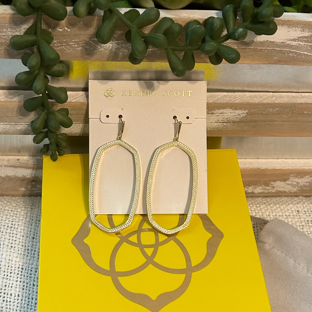 Kendra Scott Gold Open Frame Danielles NWOT